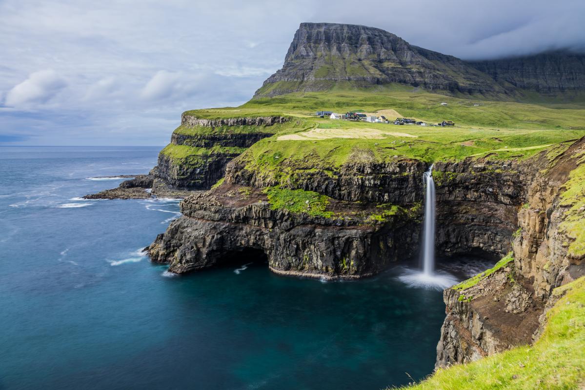 annuaire photographes suisse romande, Gásadalur, îles Féroé - http://www.pierik.ch - Pierik de Neuchâtel