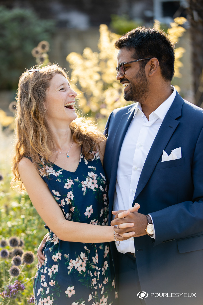 annuaire photographes suisse romande, Photo de couple au Jardin Botanique - www.pourlesyeux.ch - Pourlesyeux de Genève