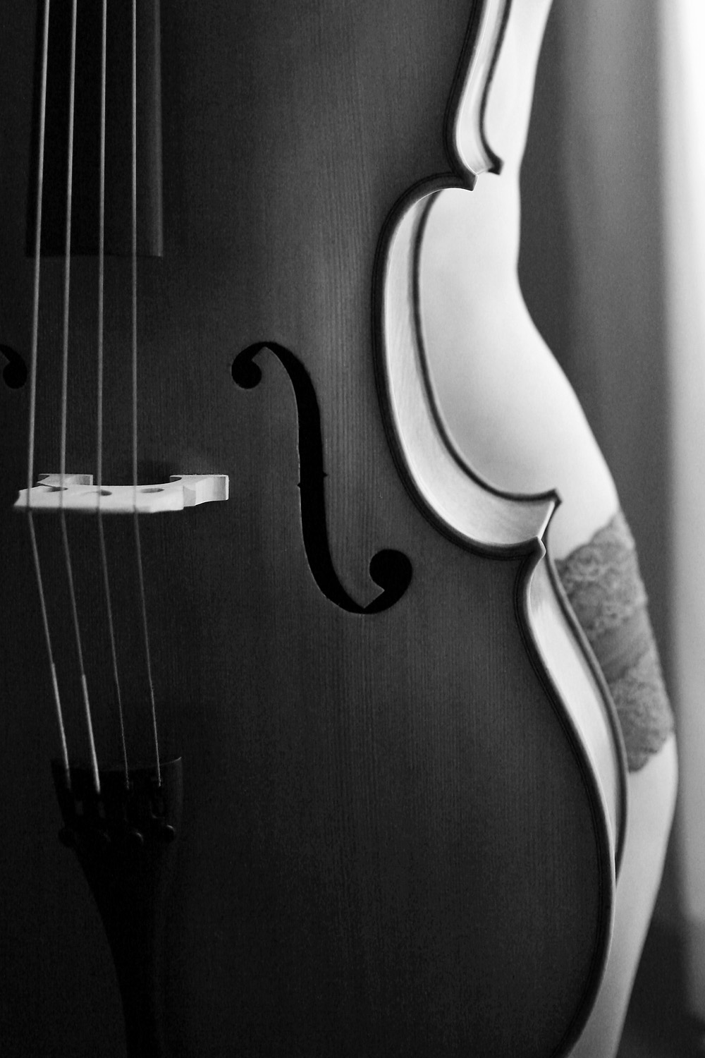annuaire photographes suisse romande, Girl with cello - http://ohadbarel.com - Ohad BAREL de Lausanne