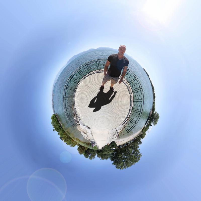 annuaire photographes suisse romande, Little Planet - Morges - http://www.photoshoot.ch - Séb de Vevey