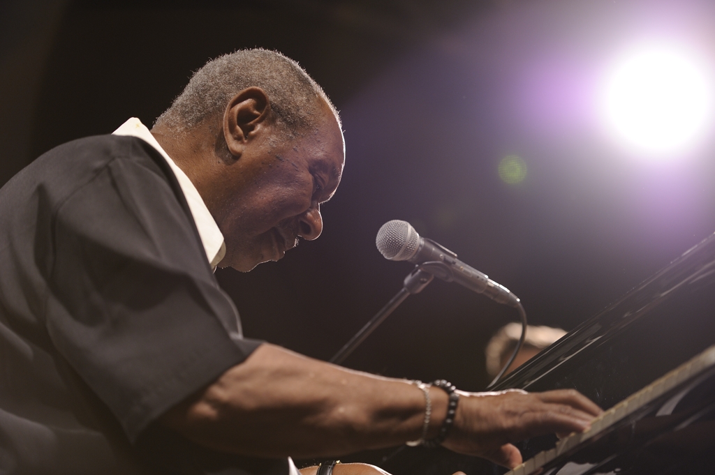 annuaire photographes suisse romande, Freddy Cole au Swingin 2014 Estavayer - http://www.2point8.ch - 2point8 de Bercher