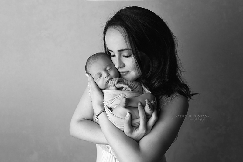 annuaire photographes suisse romande, une séance photo c'est l'occasion d'immortaliser la fusion d'une maman avec son enfant ... - http://www.nathaliefontana.ch - Nathalie Fontana de Genève