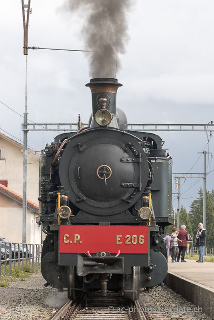 annuaire photographes suisse romande, "La traction", le petit train à vapeur des Franches-Montagnes. Ici à la gare du Pré-Petitjean - https://ac-photos.nexgate.ch/ - André Comte de Porrentruy