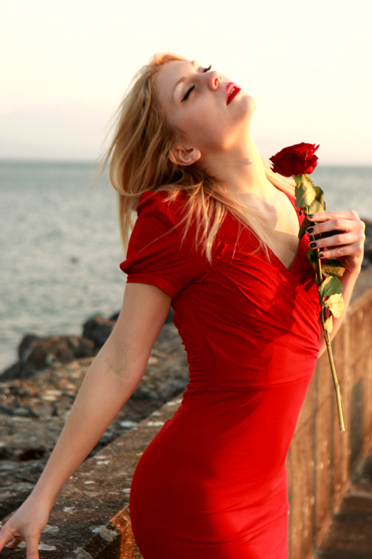 Claudia : Red Rose, www.frankiesangelsphotos.com, annuaire photo modele