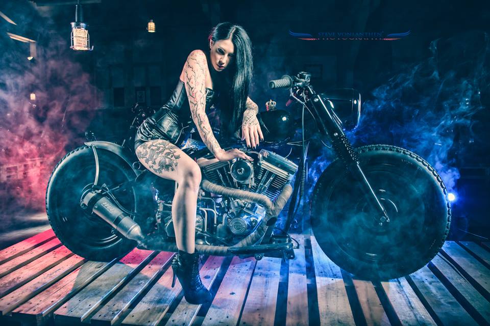 Nemesis :  Biker girl , ns:Steve Volanthen Photography, annuaire photo modele