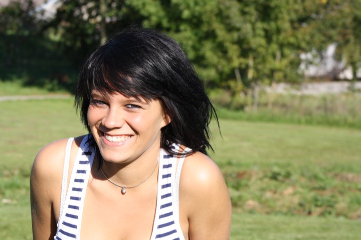 Or : naturel et souriante, ns:Royet oriane, annuaire photo modele