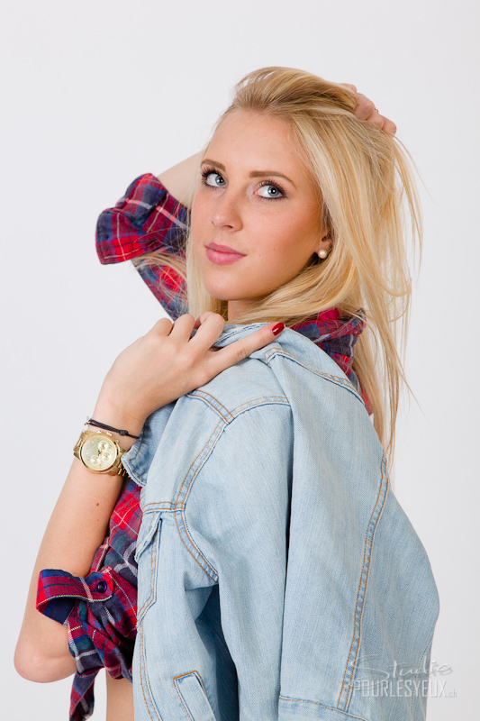 Julie : Shooting photo pour l'agence de Lausanne, pourlesyeux.ch, annuaire photo modele