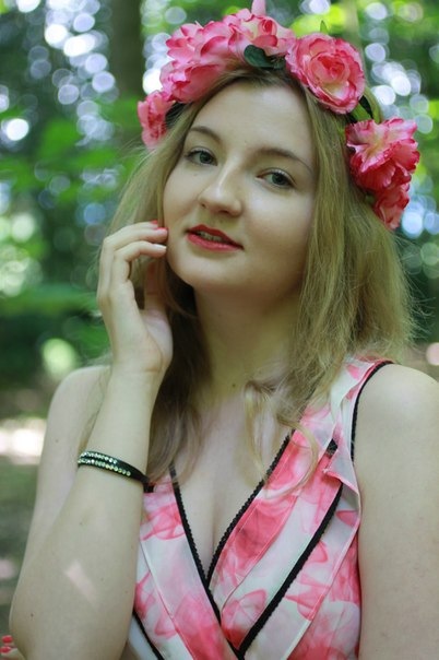 katya_geneva :  Les fleurs donnent toujours des bonnes images, ns:Alexandra Klyuchkina, annuaire photo modele