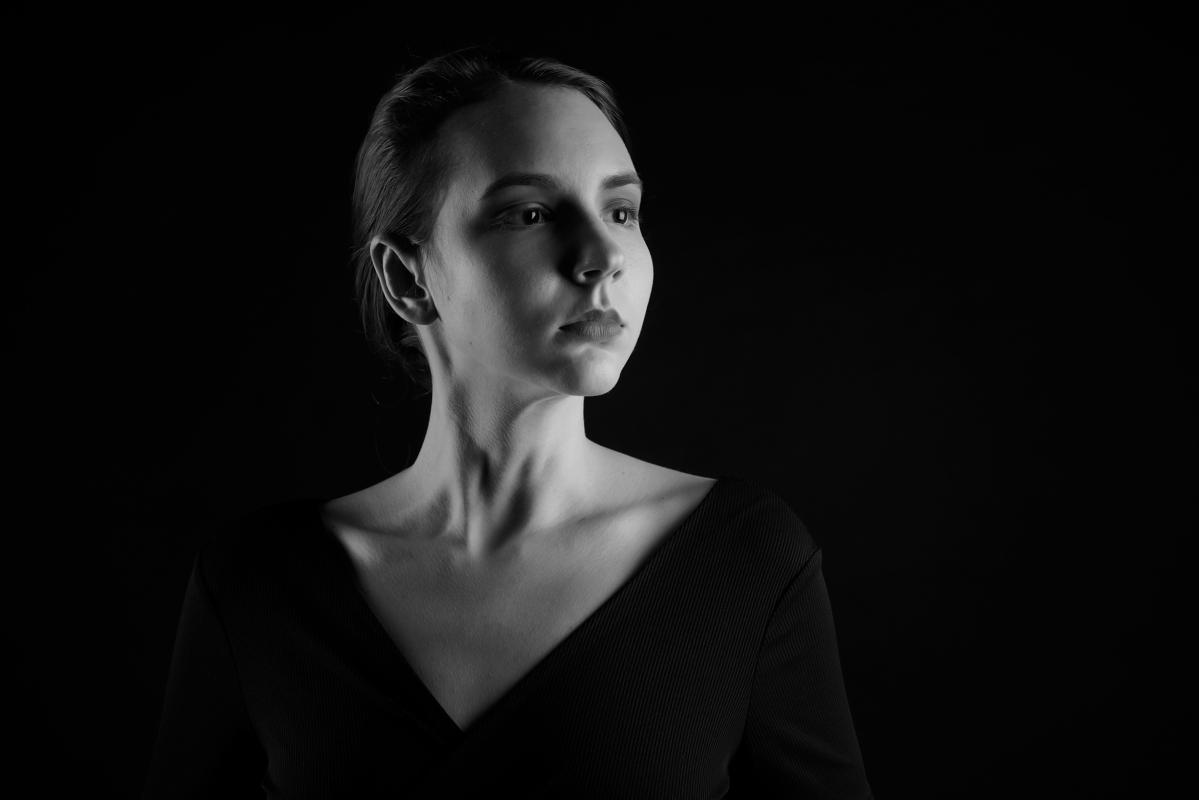Aurélie Nydegger :  Black and White, https://www.artedox.com, annuaire photo modele